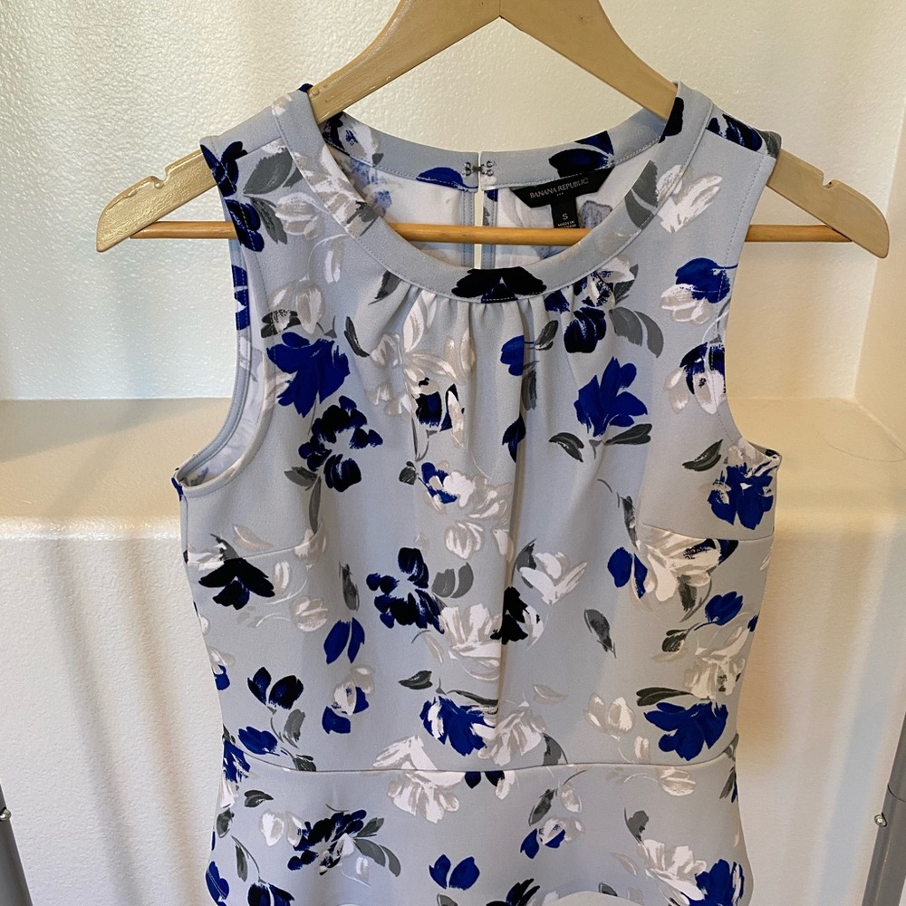 Banana Republic Factory Blue and Gray Floral Midi Dress